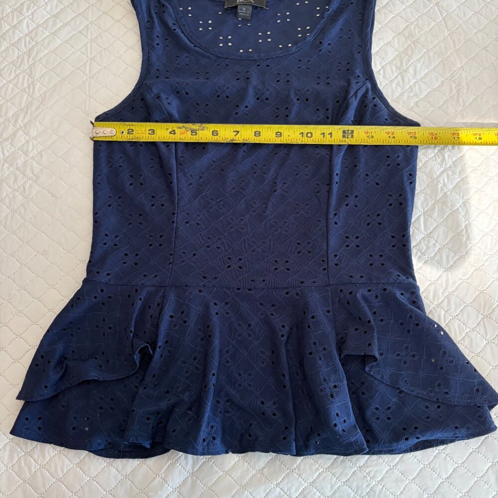BCX Women’s Navy Blue eyelet lace ruffled bottom sleeveless blouse top Size M